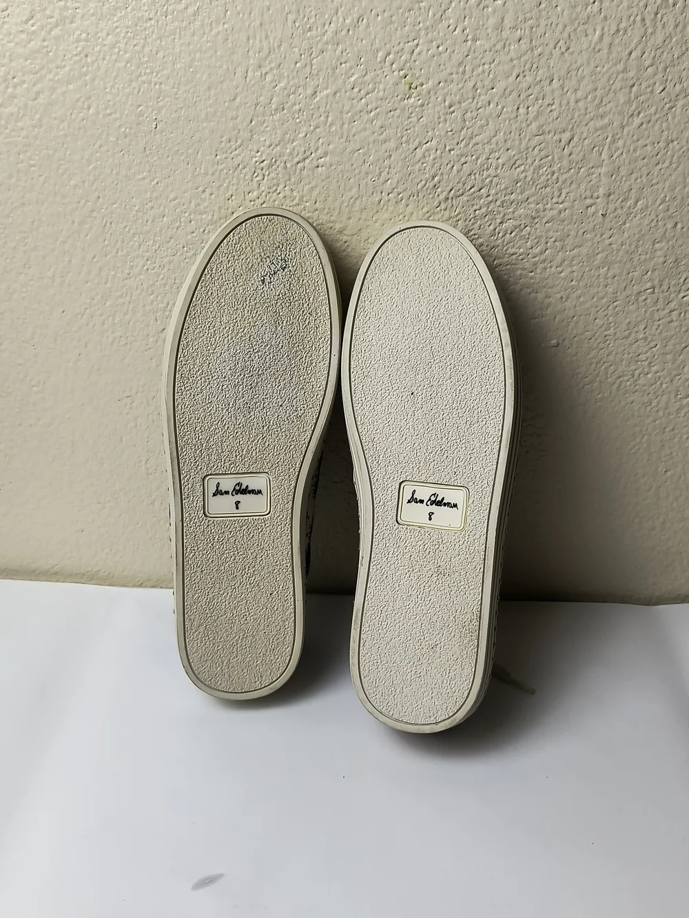 Sam Edelman Kavi 8 White Label with Black Script - Tie Dye